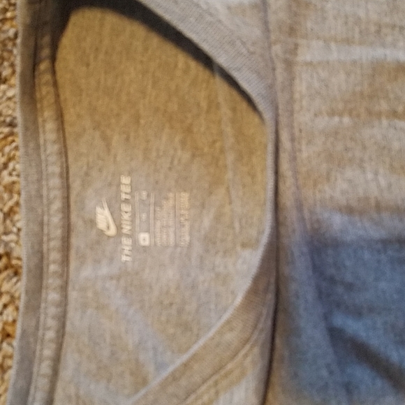 Nike long sleeve - Picture 2 of 2